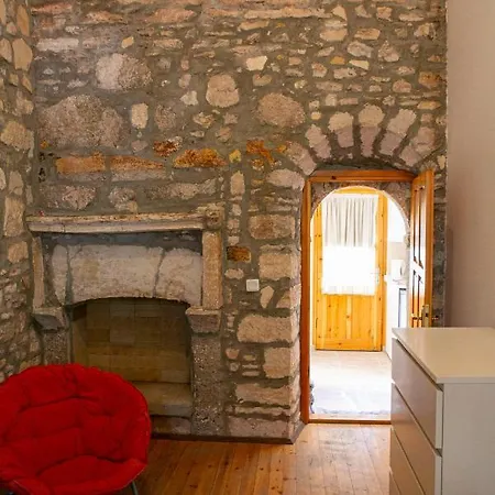 Apart Otel Annemin Harabesi Çeşme