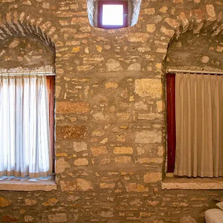 Apart Otel Annemin Harabesi Çeşme