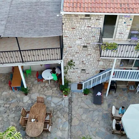 Annemin Harabesi Çeşme