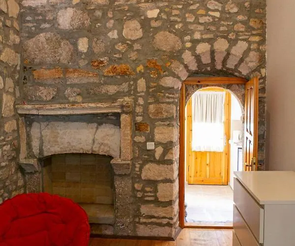 Apart Otel Annemin Harabesi Çeşme