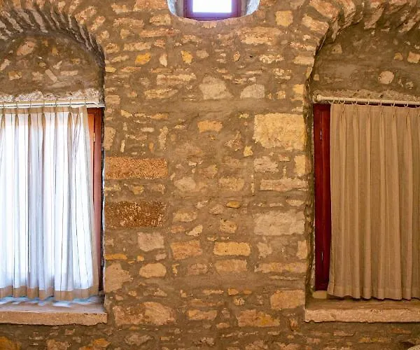 Apart Otel Annemin Harabesi Çeşme