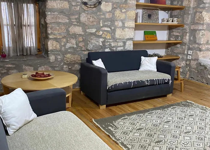 Apart Otel Annemin Harabesi Çeşme